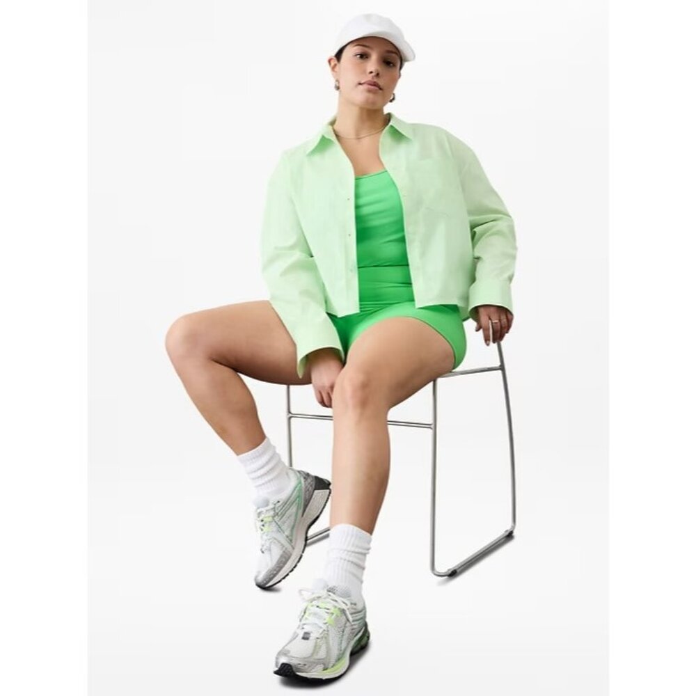 New Athleta M Midday Cropped Poplin Button Up Shirt Mint Tint Green Medium